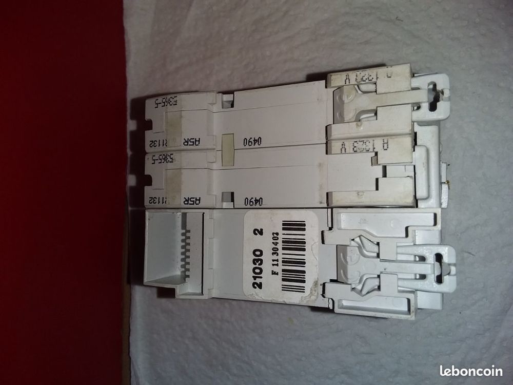 SCHNEIDER Disjoncteur diff&eacute;rentiel 30mA AC 26509 2P C60N C16 Bricolage