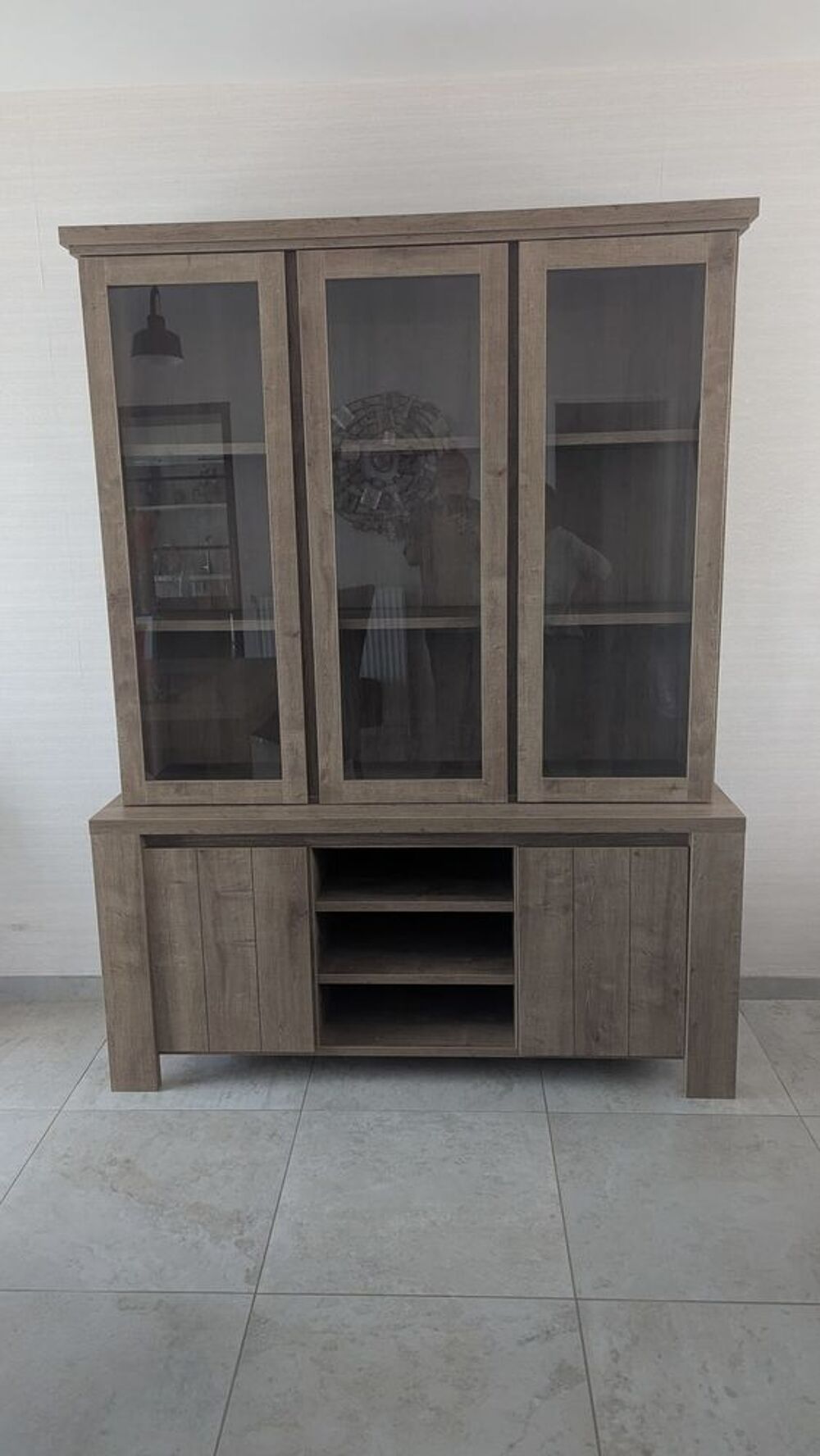: buffet biblioth&egrave;que/ vaisselier 
Tr&egrave;s bon &eacute;tat. Meubles
