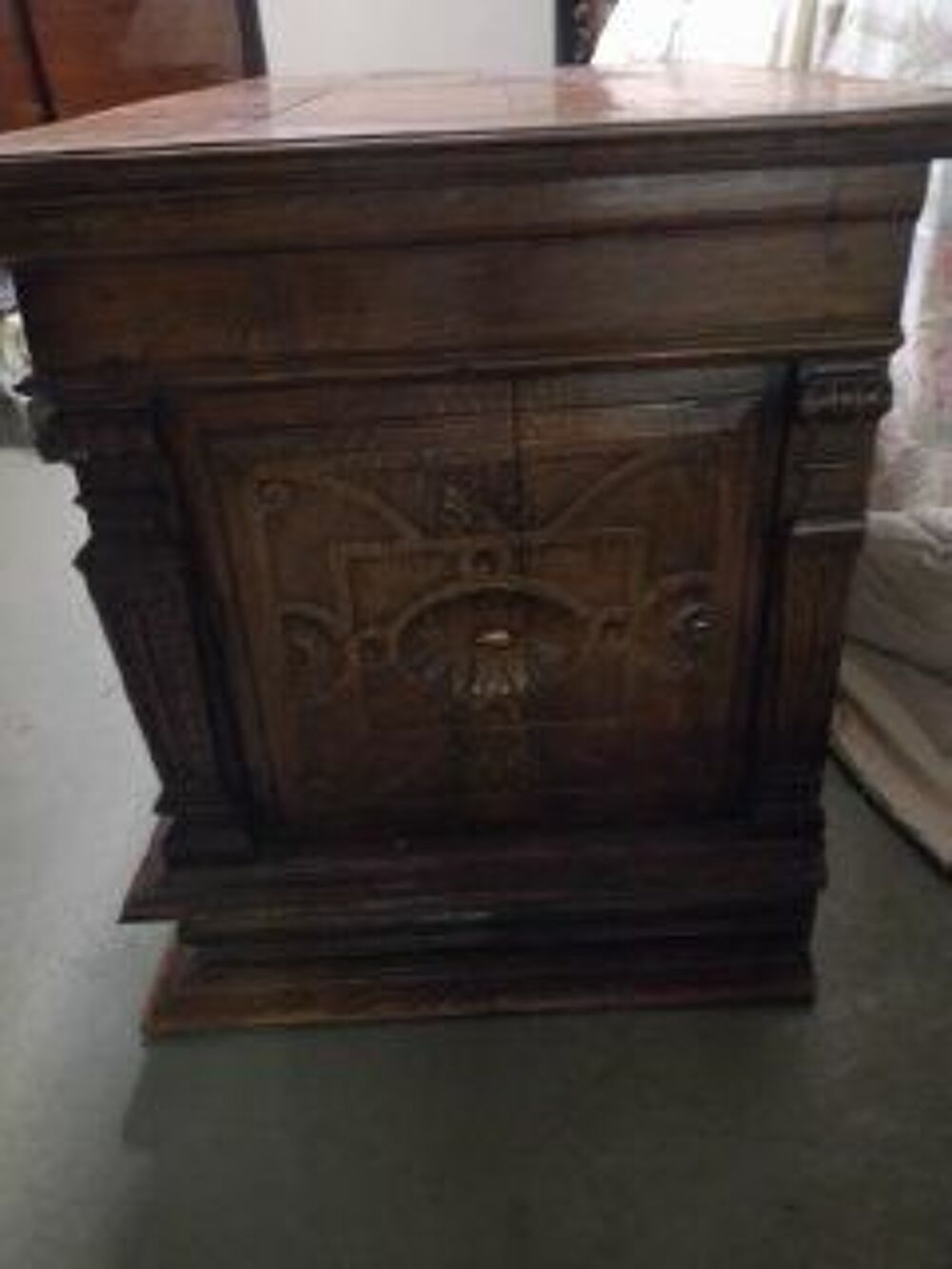 bureau de notaire Meubles