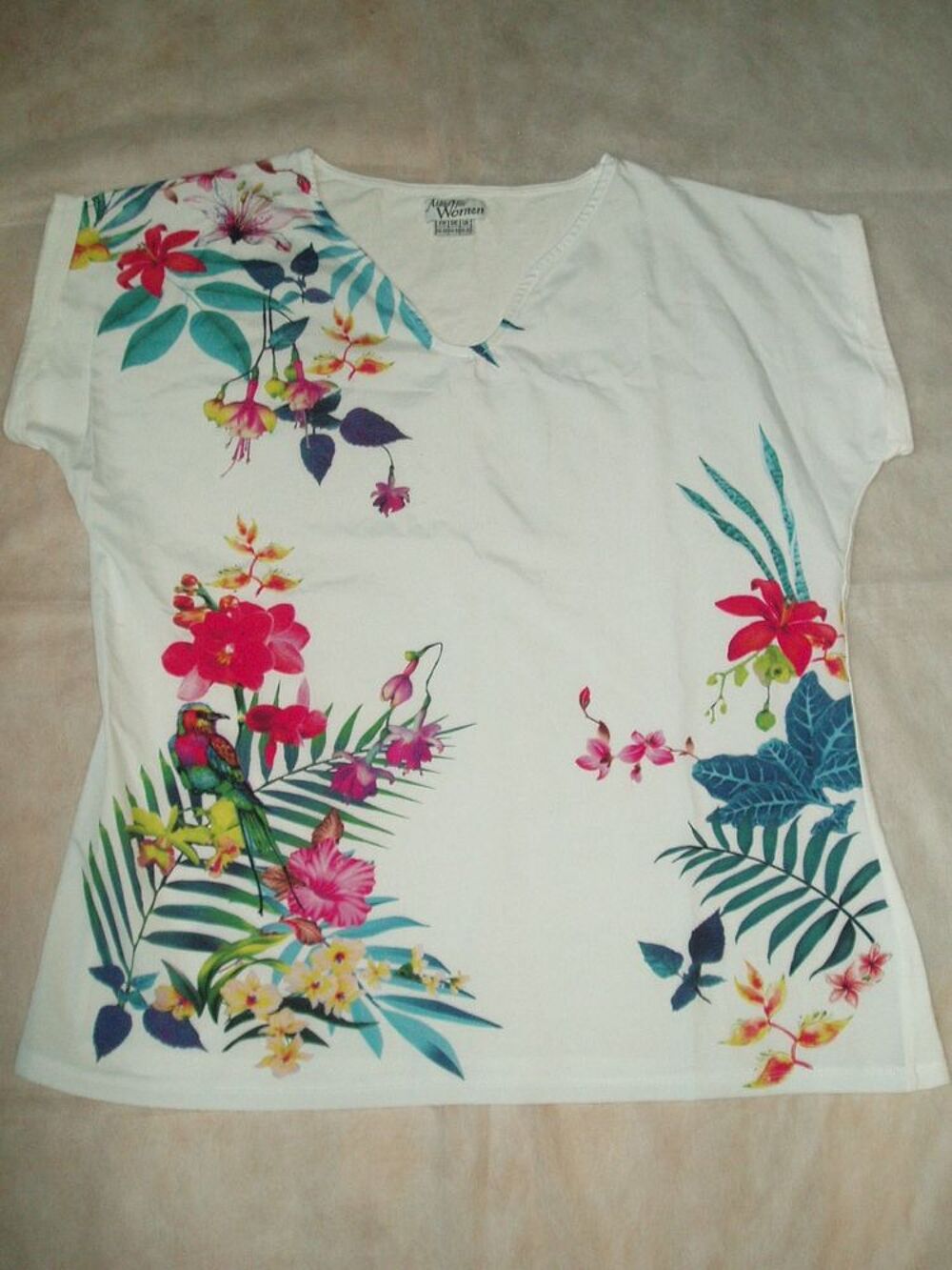 TEE SHIRT FEMME T 46/48 Neuf Vêtements
