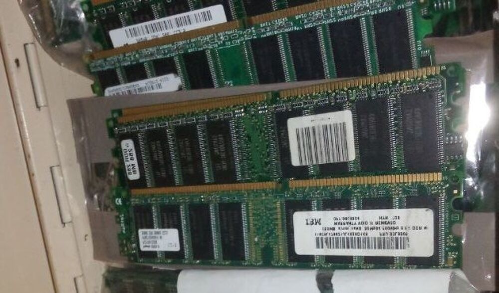 LOT DE 6 MEMOIRES DDR DE 128MO Matériel informatique