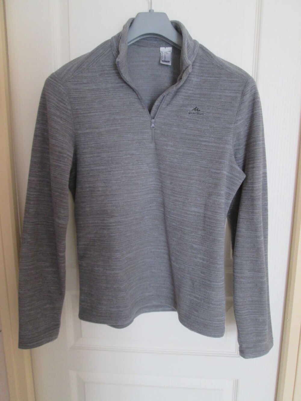 Sweat polaire gris col zipp&eacute; Quechua Decathlon Vêtements
