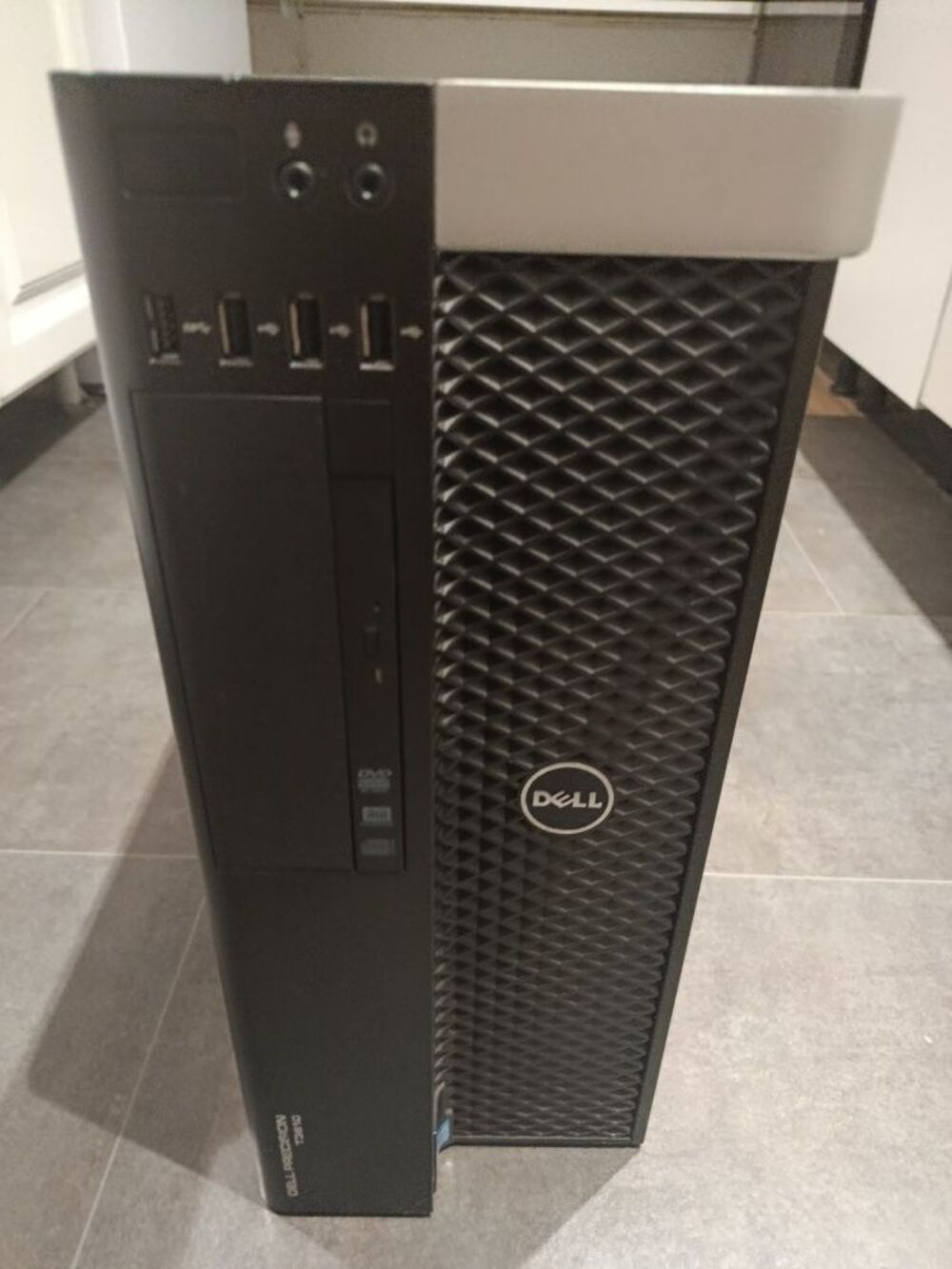 Station de Travail Dell T3610 | Xeon | 24 Go RAM | SSD 500 G Matériel informatique