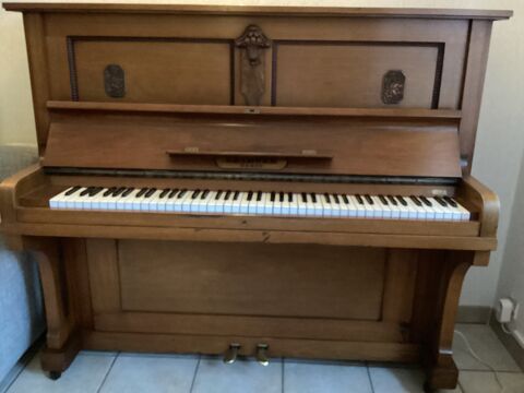 Piano LEIBNER  0 Mricourt (62)