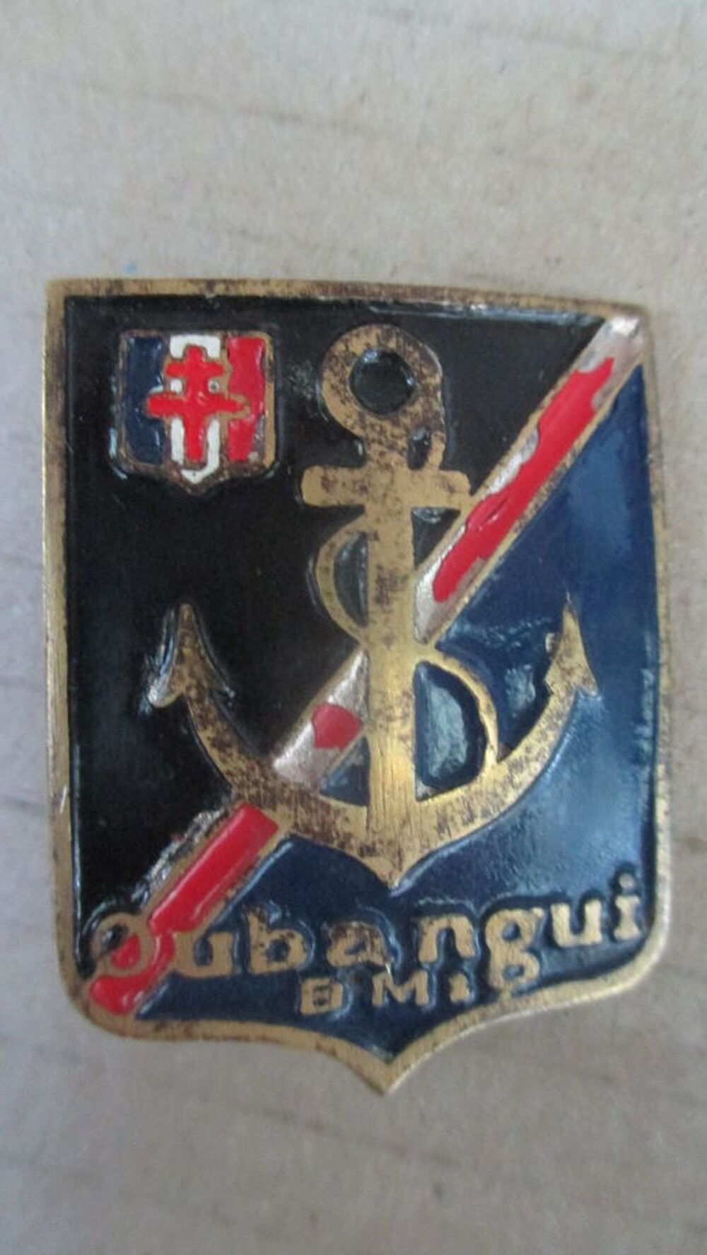 rare insigne militaire. 