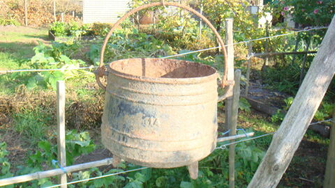 pot � fleurs en fonte 30 Carcans (33)