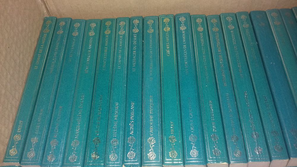 ROMANS A L'EAU DE ROSE Livres et BD