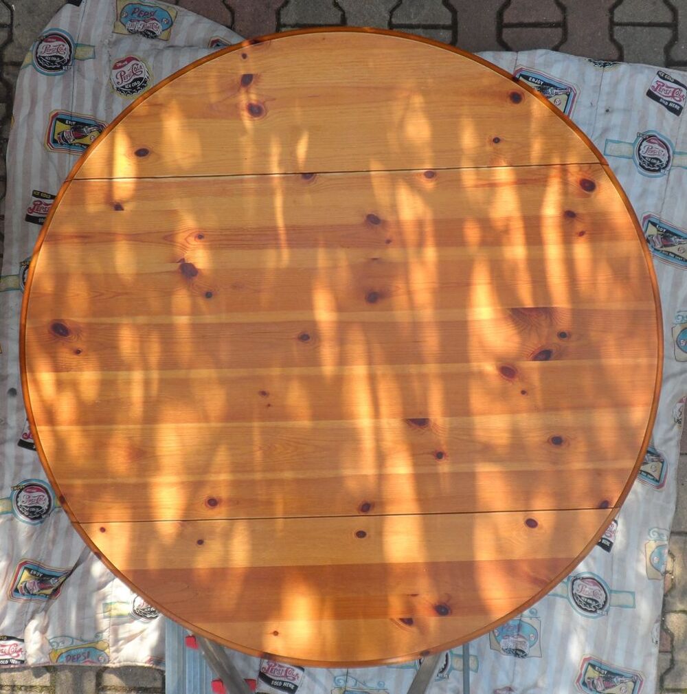 Table ronde en pin en tr&egrave;s bon &eacute;tat avec 2 abattants 110 cm Meubles