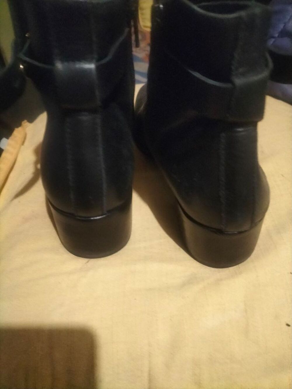 Boots cuir Minelli pointure 38 tr&egrave;s bon &eacute;tat Chaussures