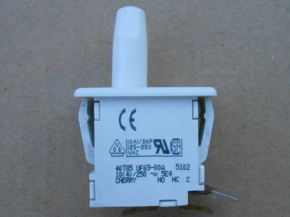 BOUTON POUSSOIR INVERSEUR (111)
Bricolage