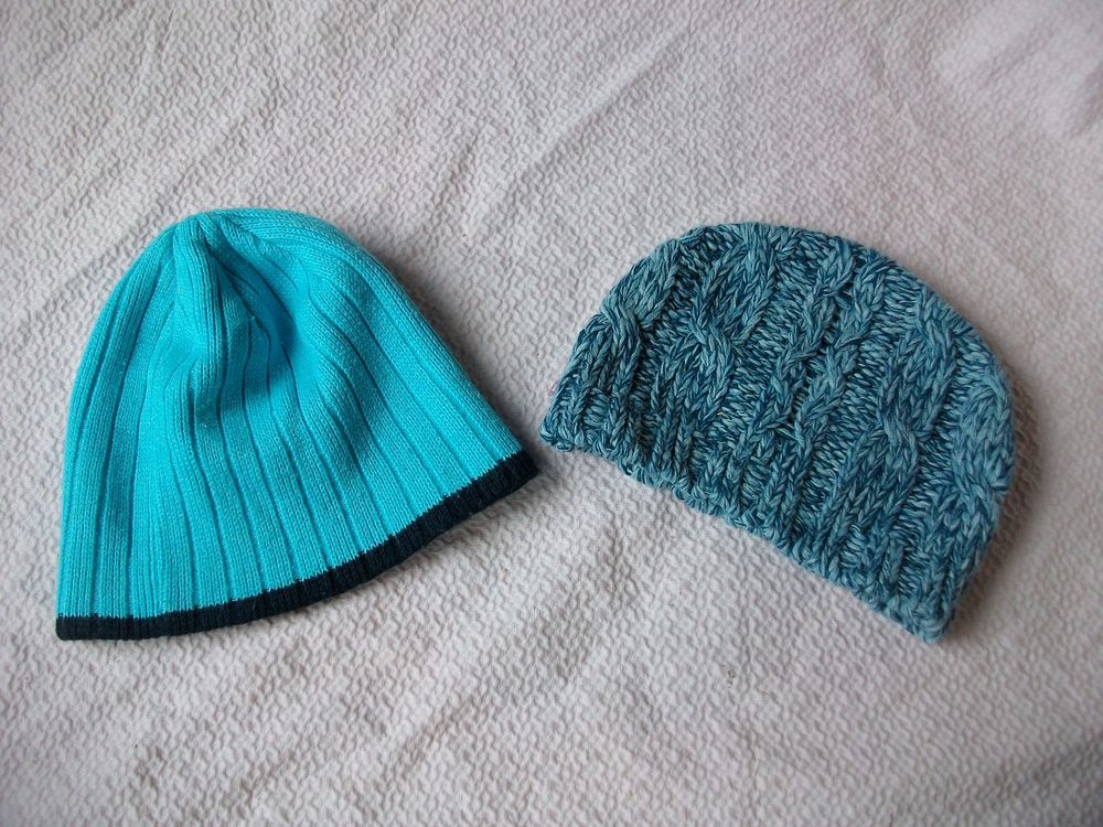 Bonnets divers &agrave; 0,50 € pi&egrave;ce Vêtements