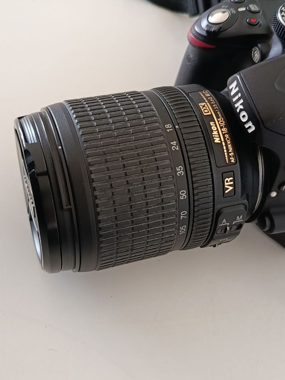 Nikon D3200 + 18-105mm, - de 11k d&eacute;clenchements
Kit complet Photos/Video/TV
