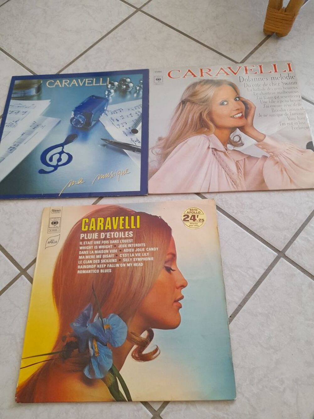 Lot de vyniles 33 tours CARAVELLI CD et vinyles