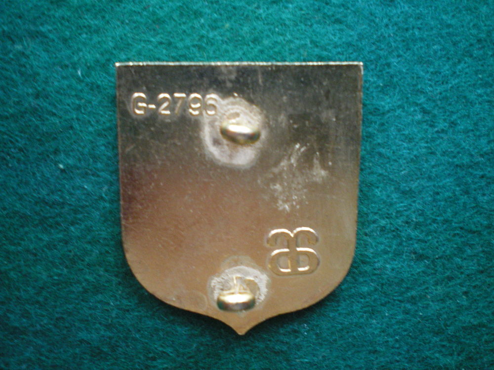 Insigne de Sant&eacute; - H&ocirc;pital Instruction des Arm&eacute;es Laveran. 