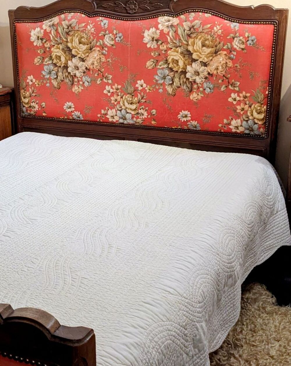 LIT-SOMMIER 2 personnes et 2 CHAISES assorties Meubles