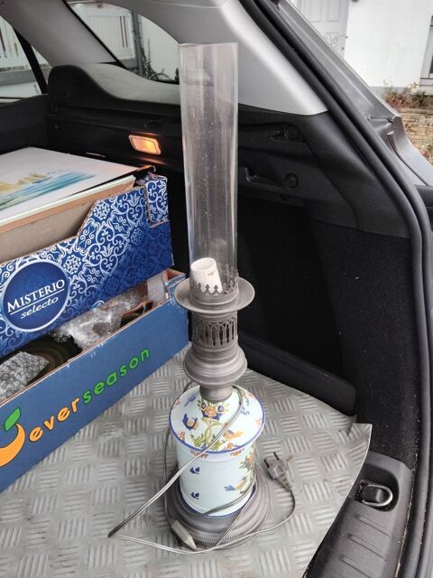deux ancien lampes a petrole 0 La Ville-aux-Dames (37)