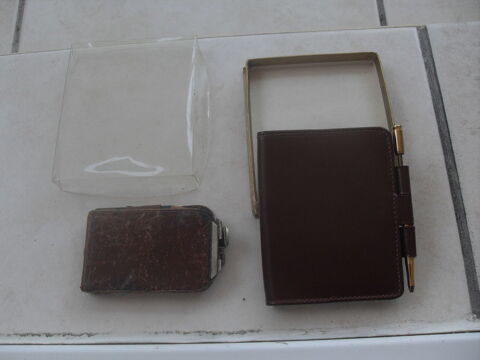 carnets anciens en cuir 22 Saint-Germain-au-Mont-d'Or (69)