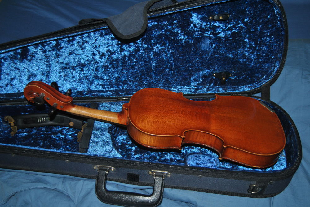 Violon 3/4 dans son boitier Instruments de musique