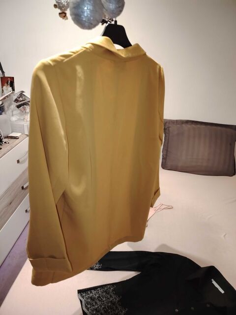 BLAZER POUR FEMME 5 Tourette-du-Château (06)