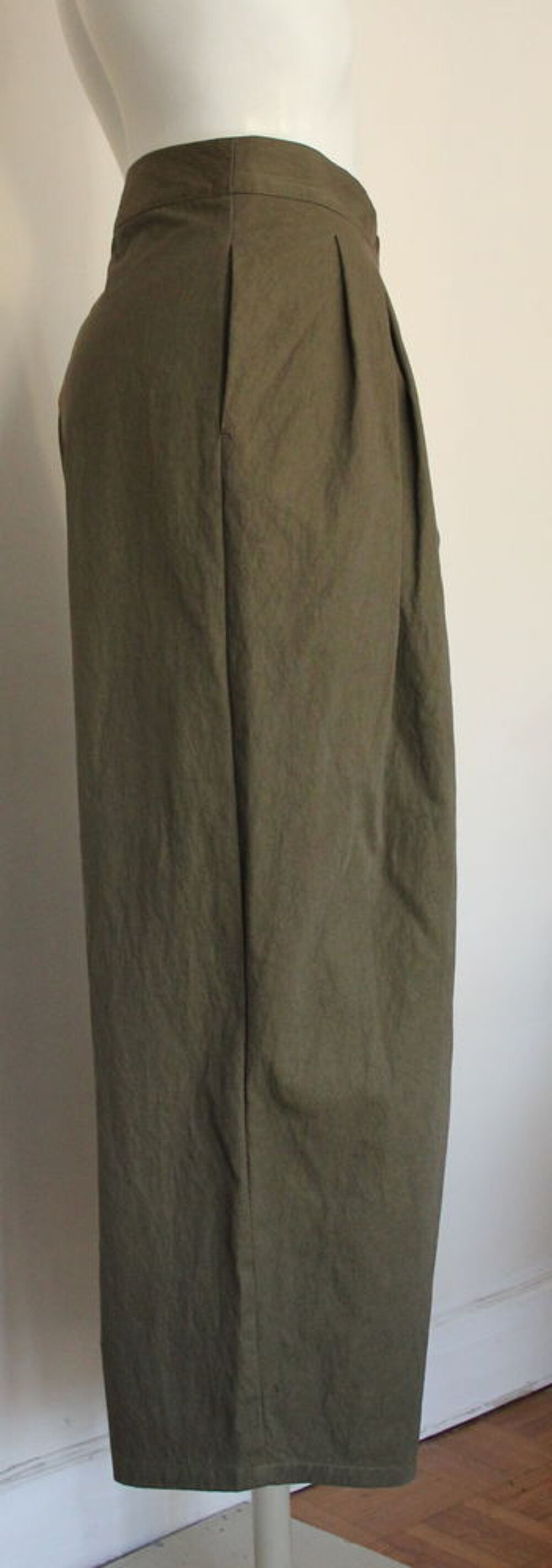 Pantalon court &agrave; plis APUNTOB T.M Vêtements