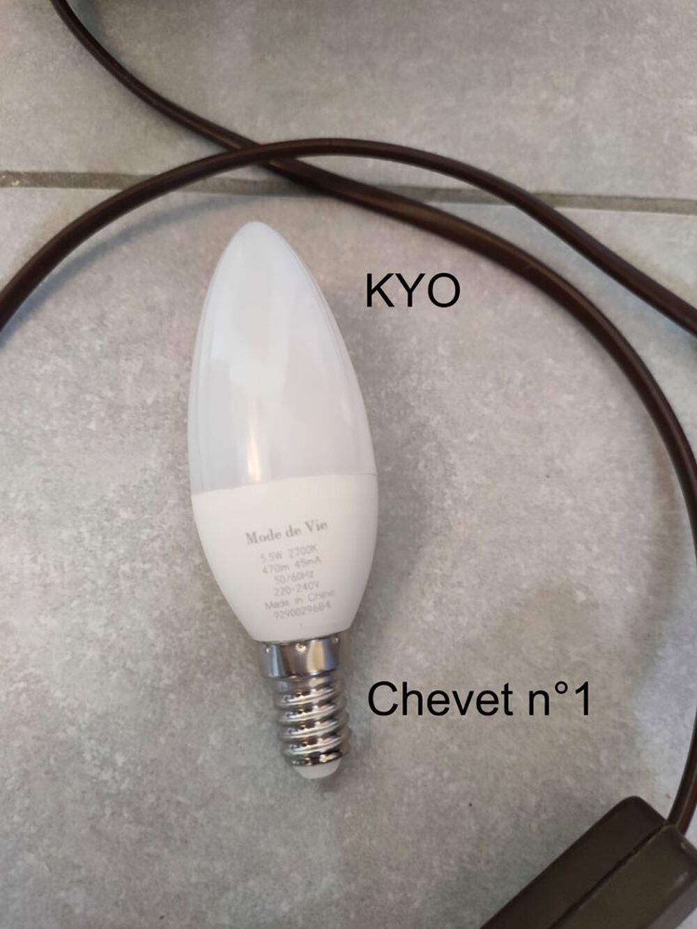 Lampe chevet conique bois &agrave; poser, abat-jour marron tissu Décoration