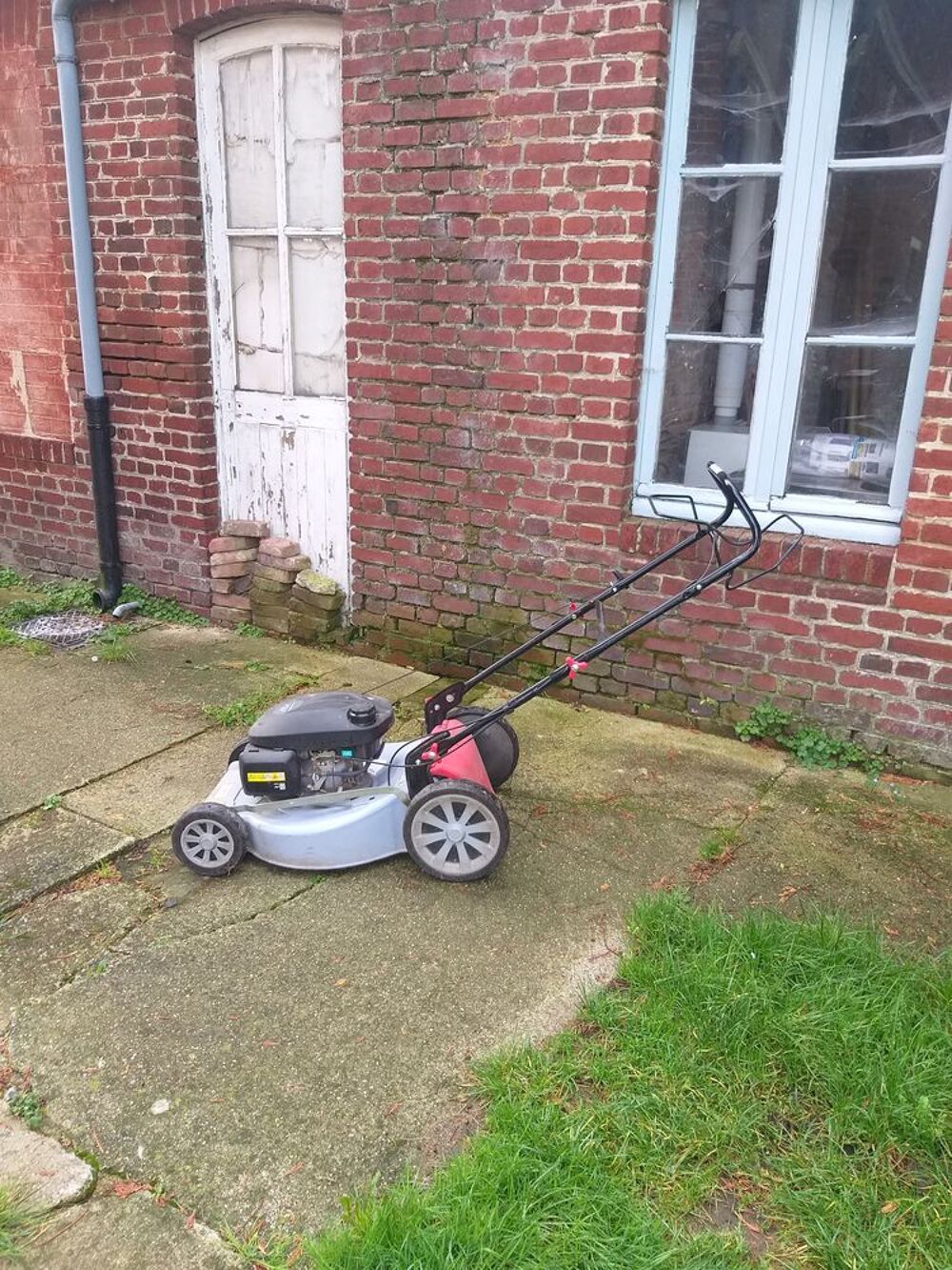 TONDEUSE HONDA (best green) 145 Cc thermique 
Jardin