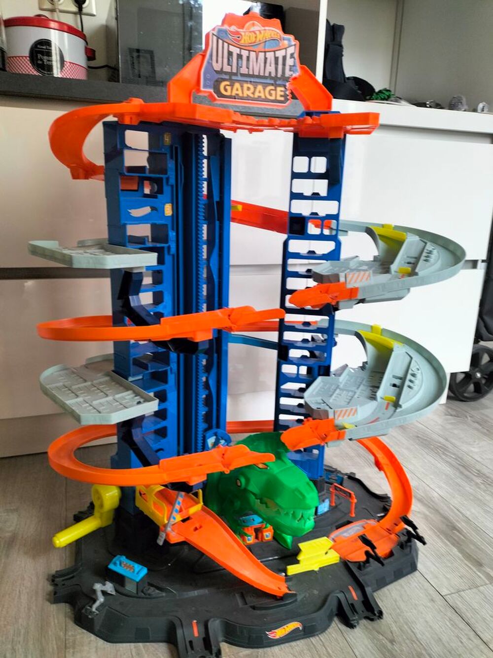Ultimate Garage multi-niveaux dinosaure Jeux / jouets