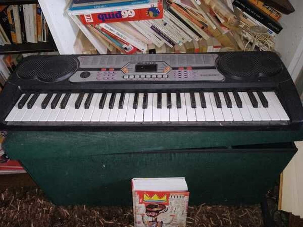SYNTHETHISEUR NEUF MARQUE MCGREY Instruments de musique