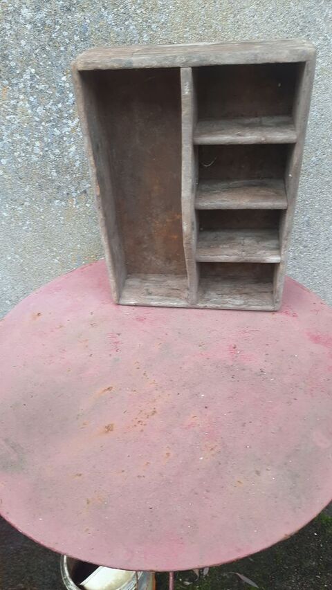 Ancienne servante d'atelier  5 Auvers-Saint-Georges (91)