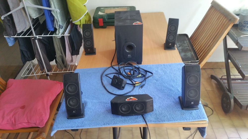 ENSEMBLE LOGITECH 5 /1 AVEC SA CARTE SON Audio et hifi