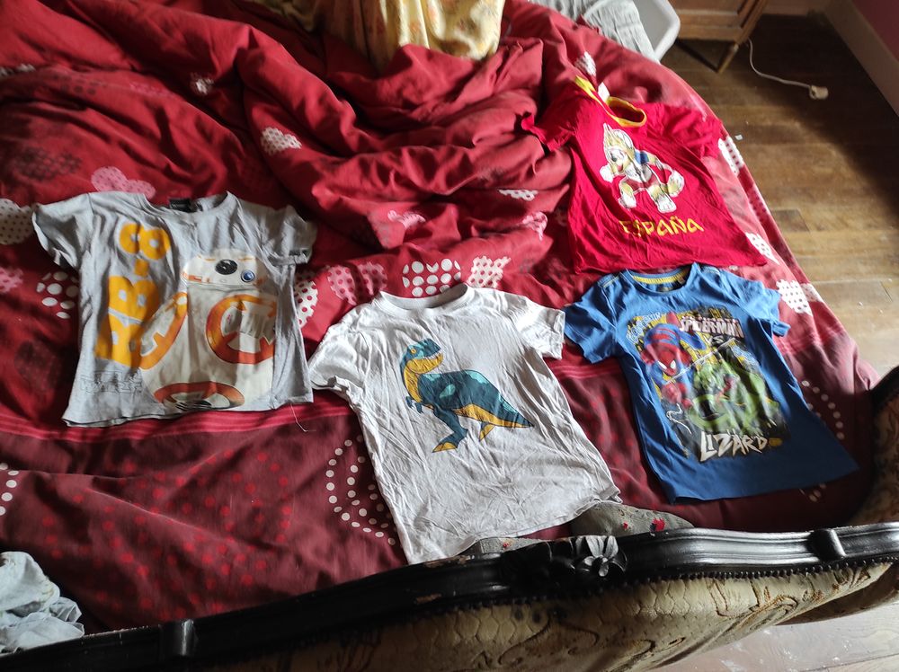 4€ quatre shit short manches courtes taille 6 ans Vêtements enfants