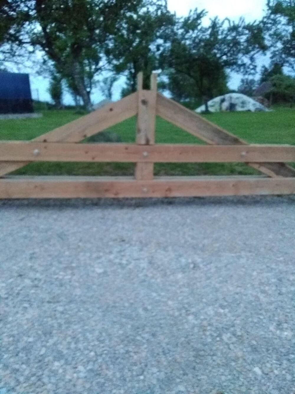 charpente en bois tr&egrave;s bon &eacute;tat, 5880 de long 1400 de haut Bricolage