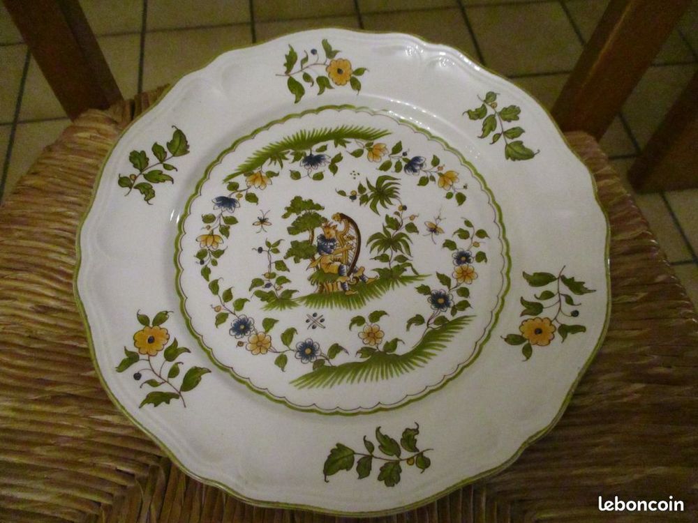 Tr&egrave;s belle assiette vintage diam&egrave;tre 26 cm Décoration