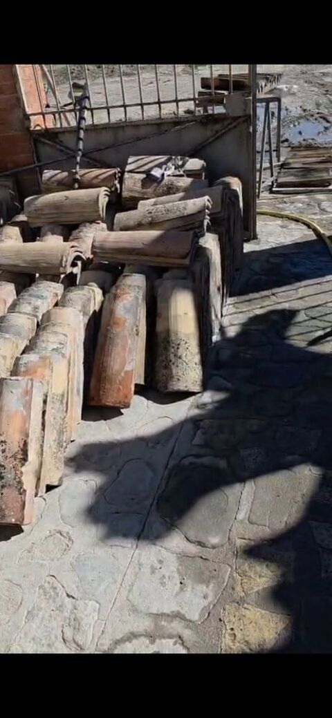 tuiles anciennes 0 Sarrians (84)