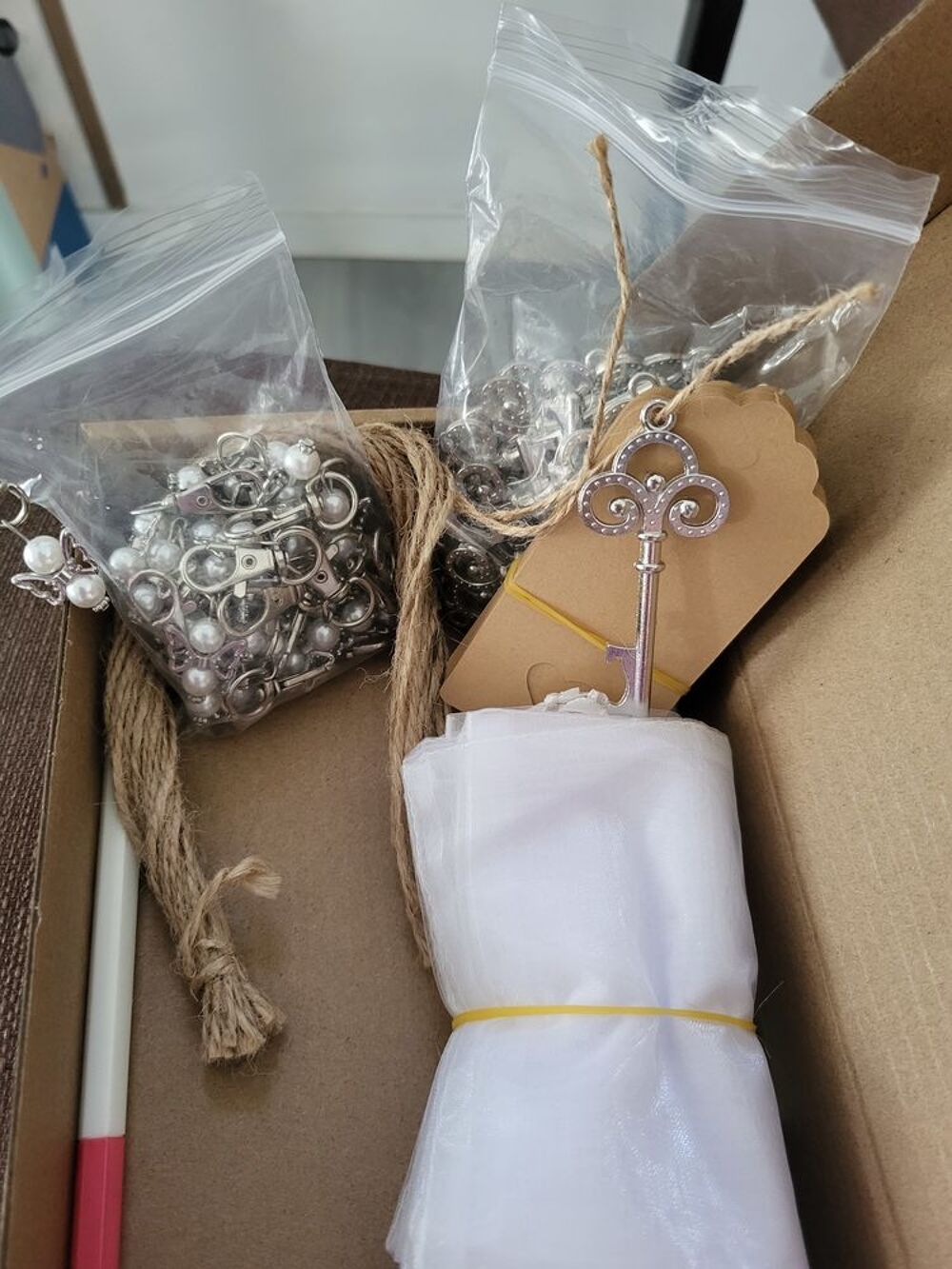 Cadeaux pour invit&eacute;s Bijoux et montres