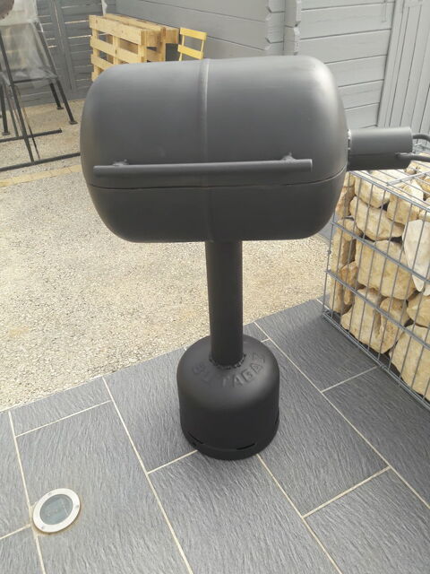 BARBECUE  � BOIS FABRICATION MAISON 300 Fontenay-le-Comte (85)