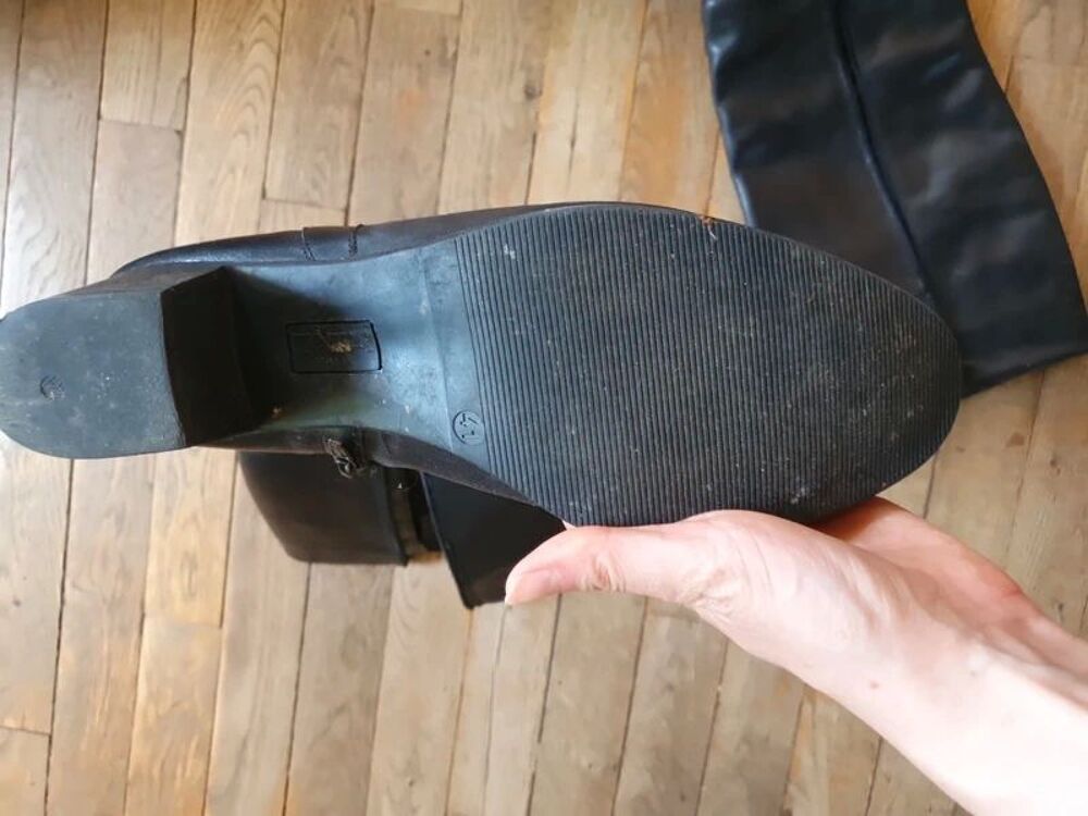 Bottes noires montantes &agrave; talons Tata Italia Chaussures