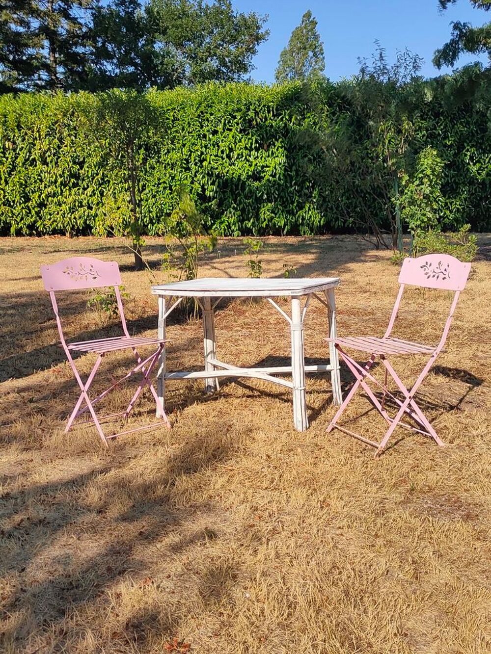 Salon de jardin blanc et rose Jardin