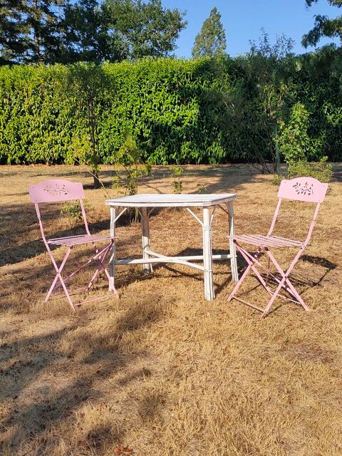 Salon de jardin blanc et rose 80 Avermes (03)