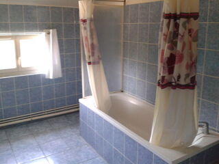  Appartement à louer 4 pièces 110 m²