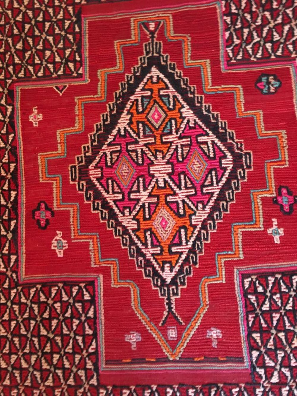 Tapis Kilim ancien en laine. Décoration