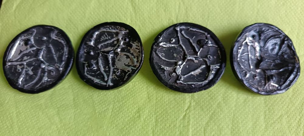 M&eacute;ga ENSEMBLE de 13 Boutons NOIR de Prestige 4 &agrave; 5 cm) - Décoration