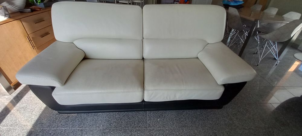 2 canap&eacute;s cuir Meubles