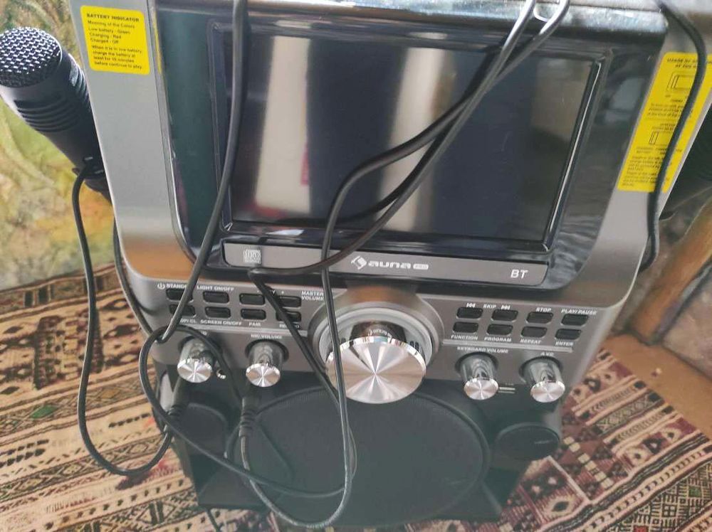 Machine Karaok&eacute; portable sur roulettes Lecteur CD Bluetooth Audio et hifi