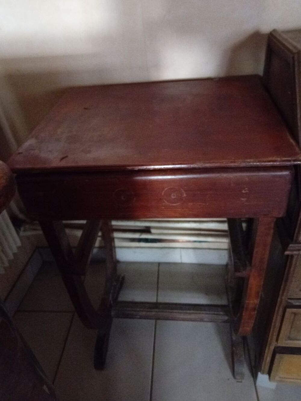 Meuble d'entr&eacute;e ou pour salon. Meubles