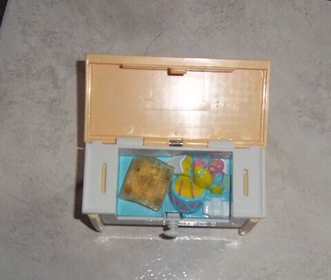 Coffre � jouets chambre � coucher Barbie 7 Colombier-Fontaine (25)