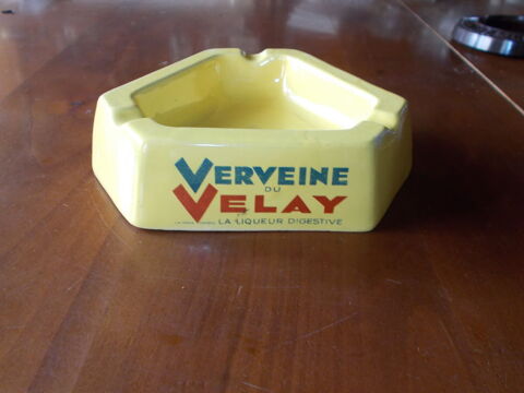 cendrier triangulaire/baisse de prix 10 Chissey-en-Morvan (71)