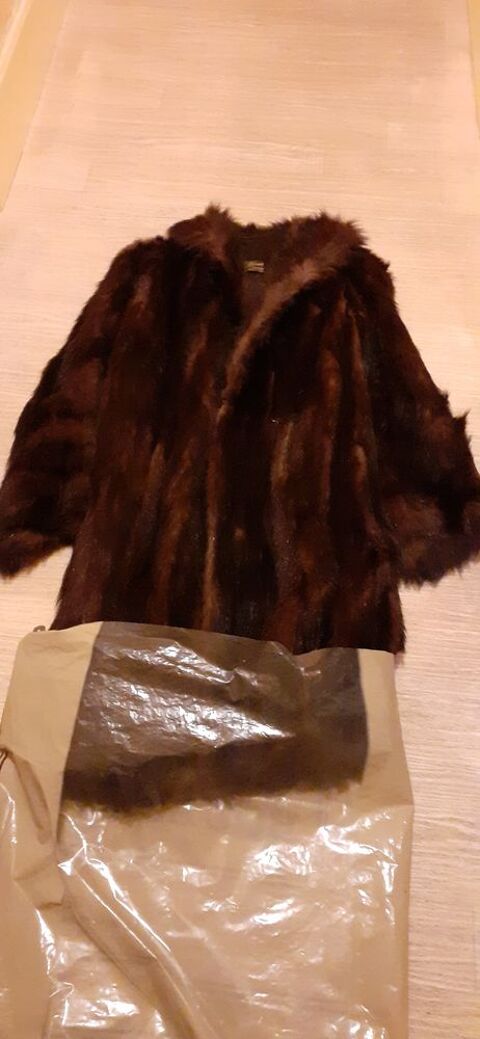 Manteau en sconse d ocasion 100 Montceau-les-Mines (71)