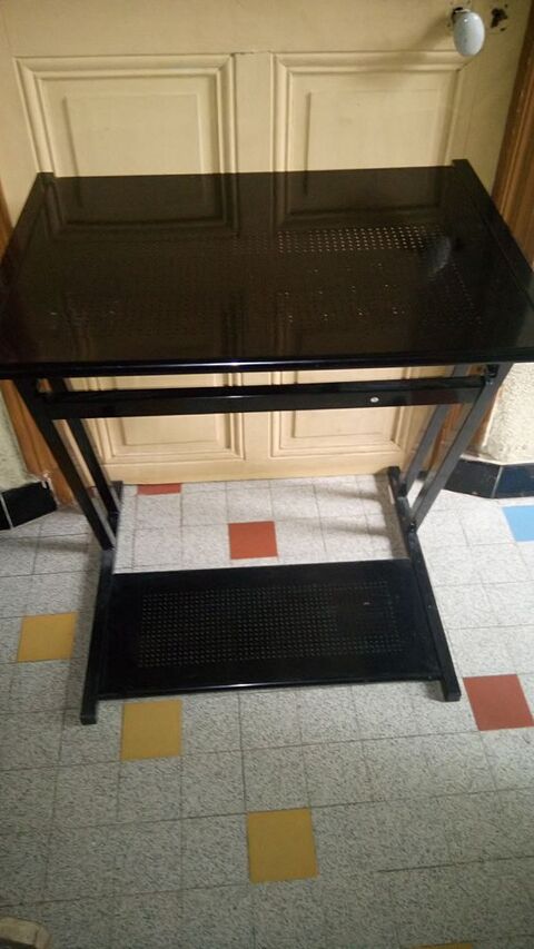 Table m�tal pour ordinateur 
5 Mont�limar (26)