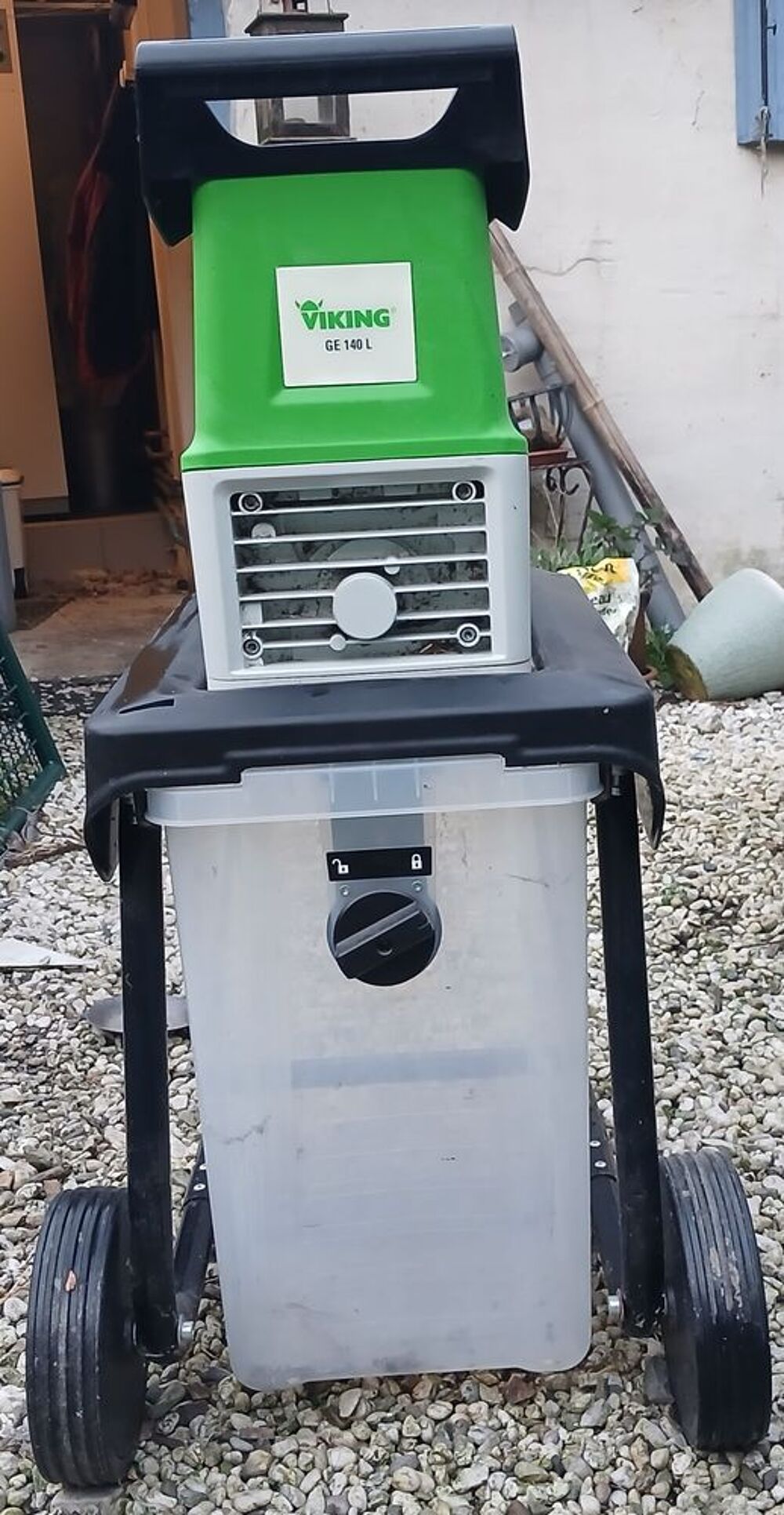 Broyeur &agrave; v&eacute;g&eacute;taux Viking Jardin
